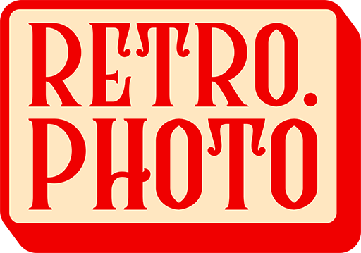 retro.photo logo